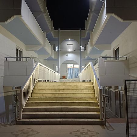 Pyrgos Hotel Apartments Kremastí Екстериор снимка