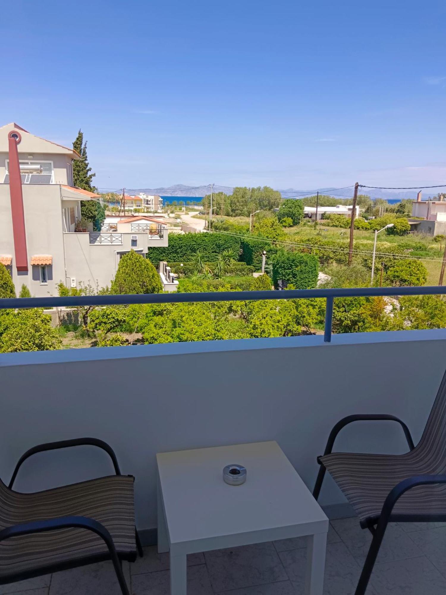 Pyrgos Hotel Apartments Kremastí Екстериор снимка