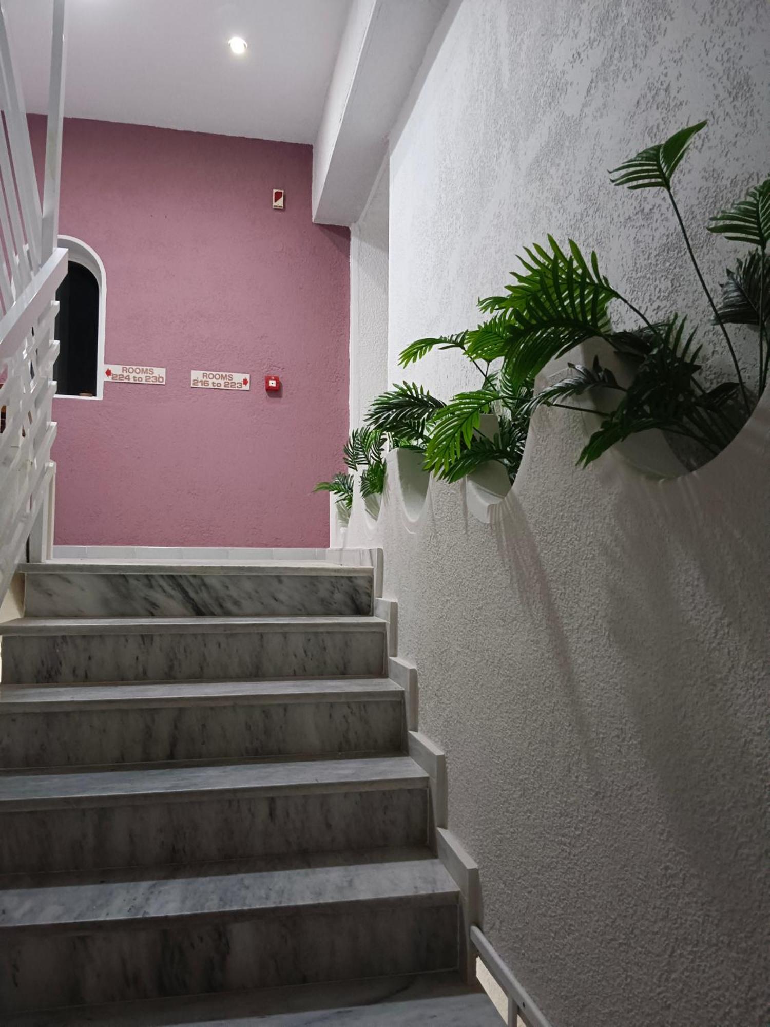 Pyrgos Hotel Apartments Kremastí Екстериор снимка
