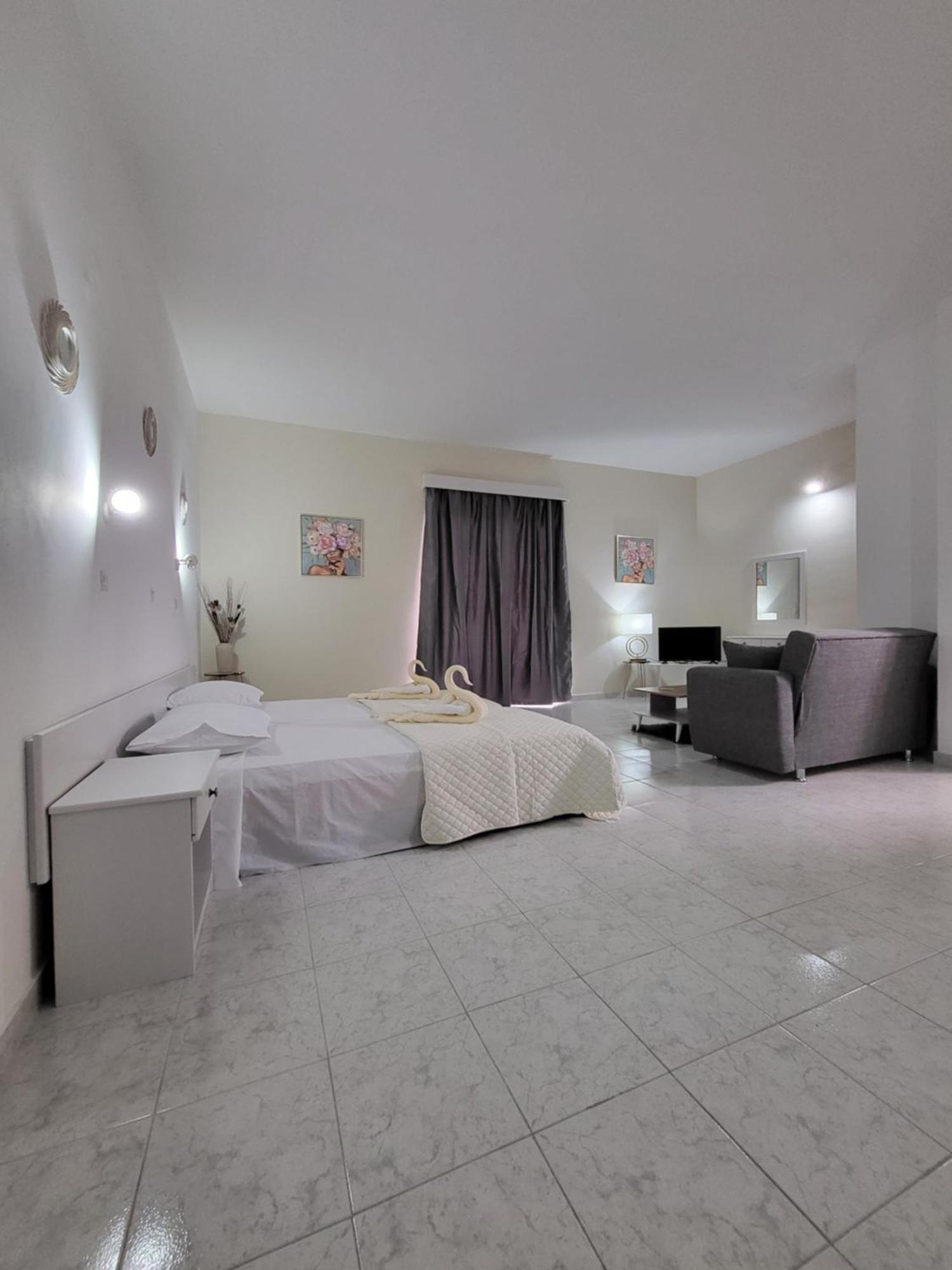 Pyrgos Hotel Apartments Kremastí Екстериор снимка