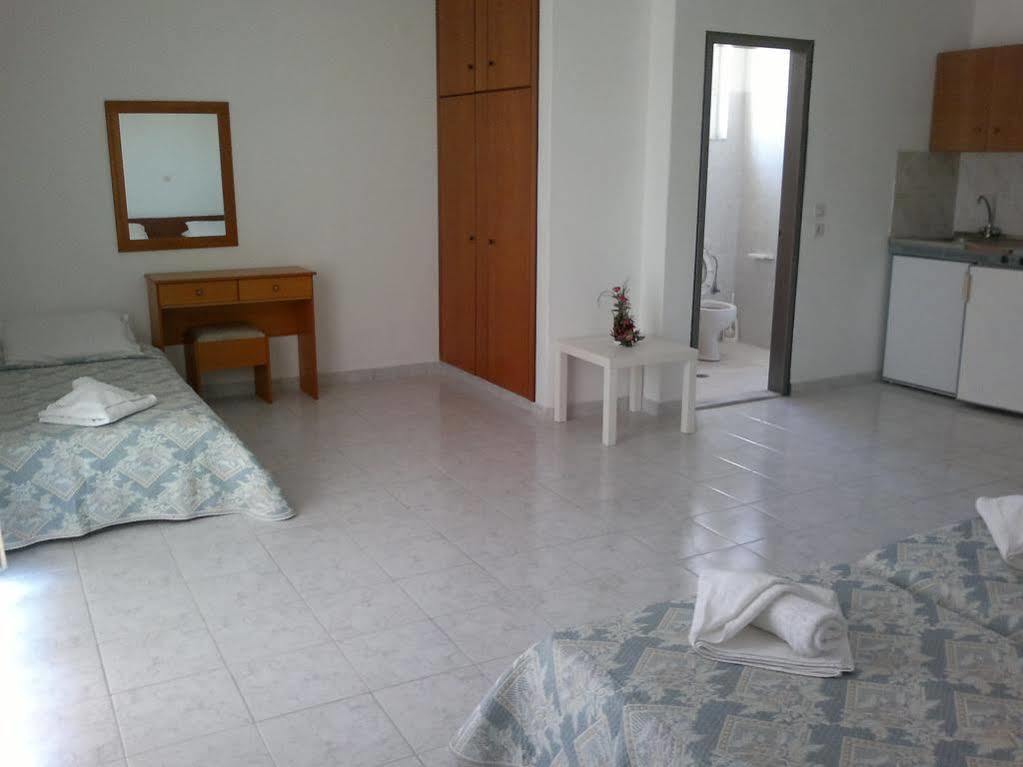 Pyrgos Hotel Apartments Kremastí Екстериор снимка